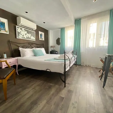 Bertiz Mignon Hotel *