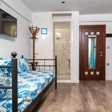 Bertiz Mignon Hotel *